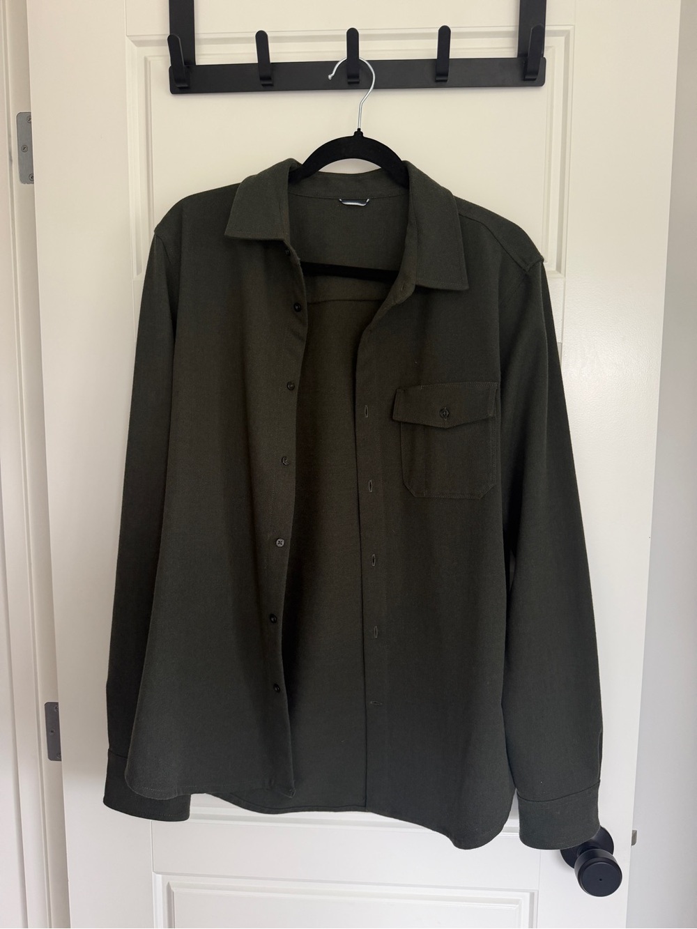 NWOT Kit and Ace Olive Shirt Jacket - Dark Olive Green